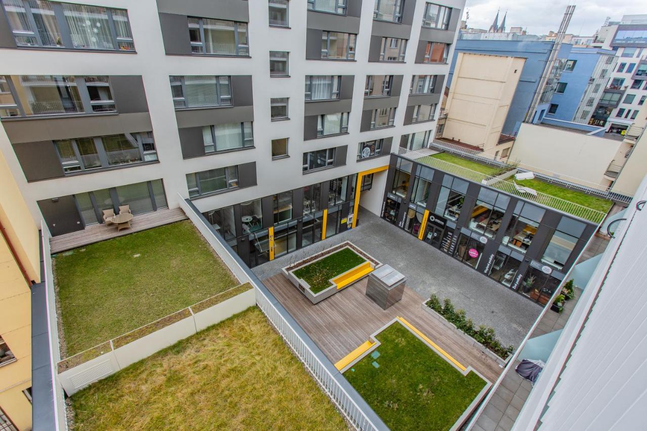 Spacious Terrace Apartment With Free Private Parking Praga Exterior foto