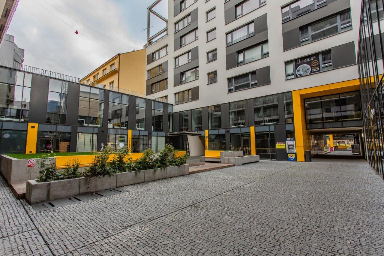 Spacious Terrace Apartment With Free Private Parking Praga Exterior foto