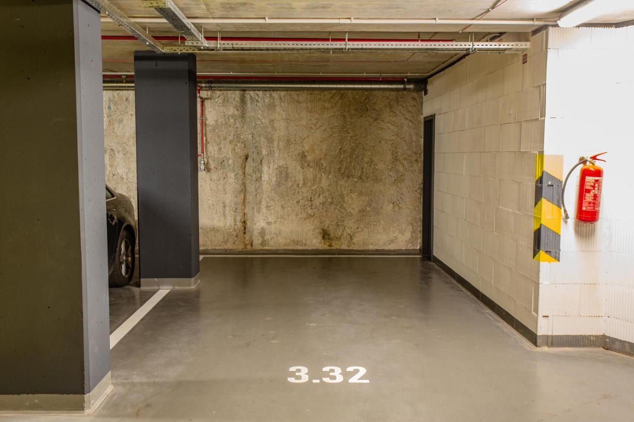 Spacious Terrace Apartment With Free Private Parking Praga Exterior foto