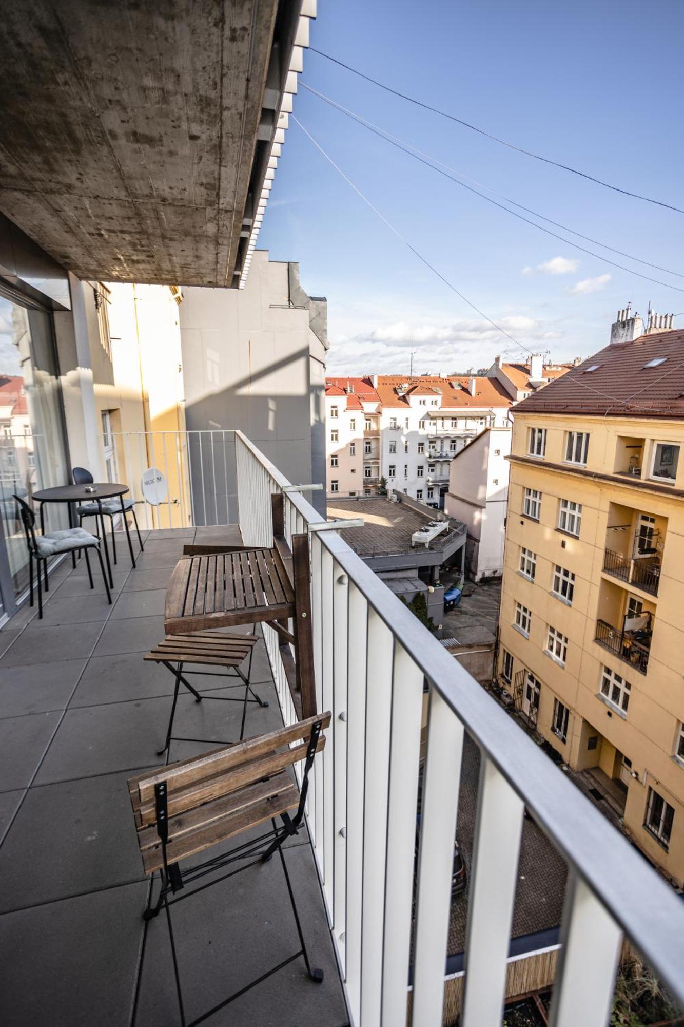 Spacious Terrace Apartment With Free Private Parking Praga Exterior foto
