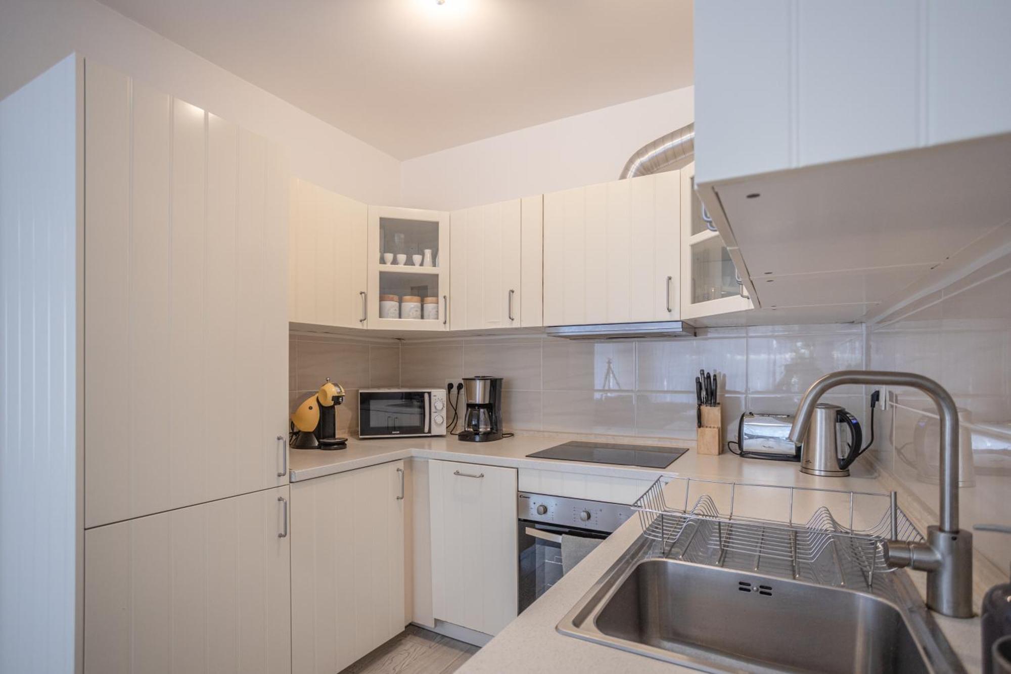 Spacious Terrace Apartment With Free Private Parking Praga Exterior foto
